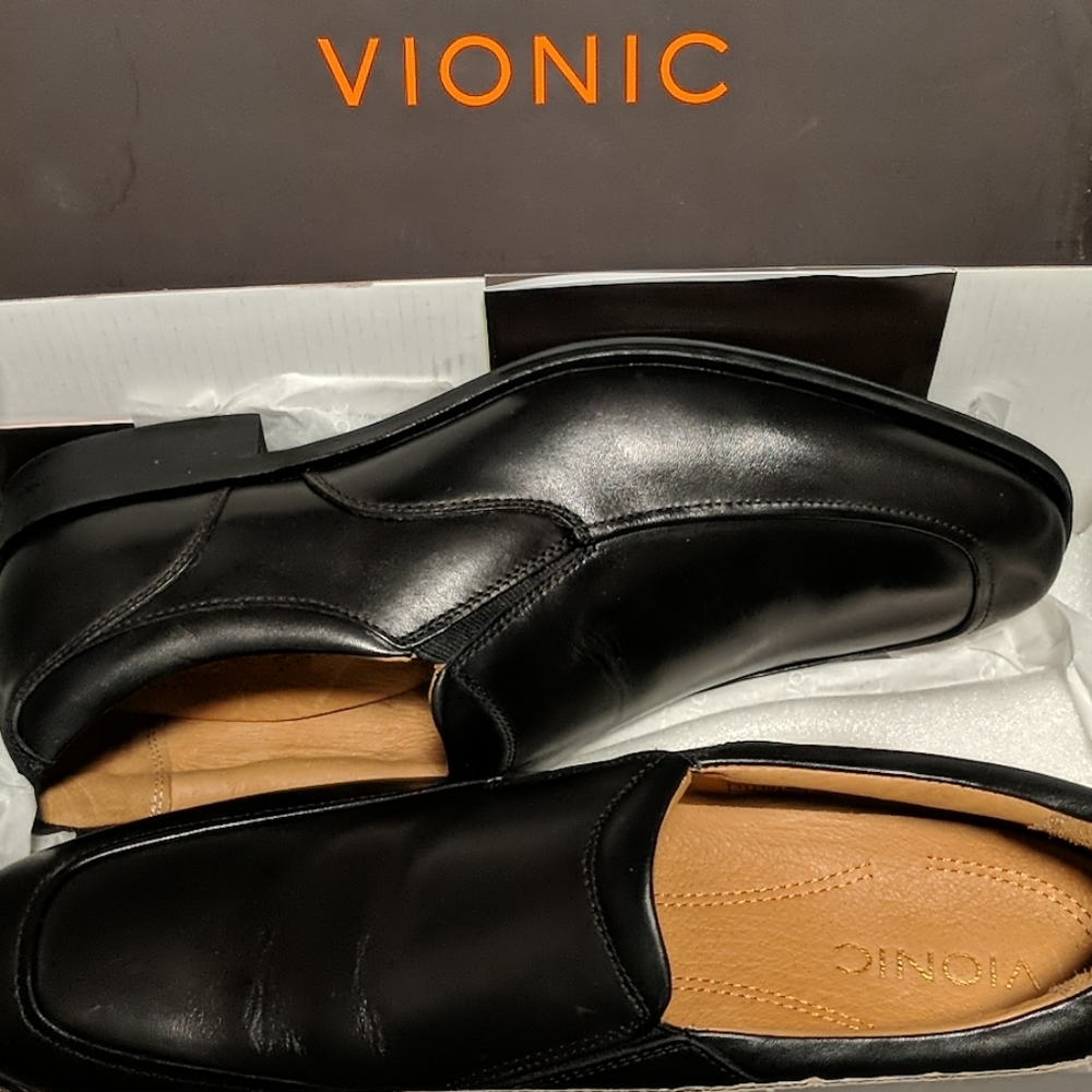 Vionic  sullivan slip on